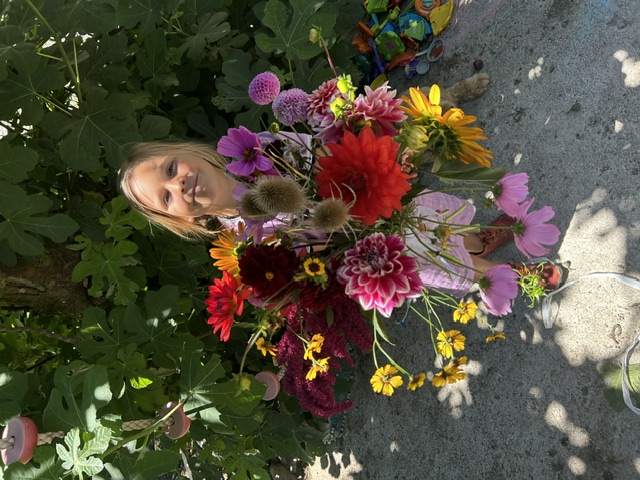 Monte Flor seasonal flower bouquet